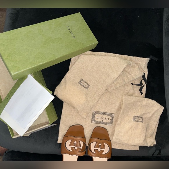 Gucci - Women’s Interlocking G Cut-Out Slide Sandal Size 38.5 = 8.5 US - Picture 3 of 6